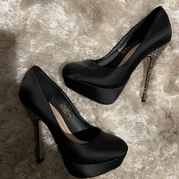 Steve Madden Shoes - Steve Madden black satin pumps with rhinestone heels 37